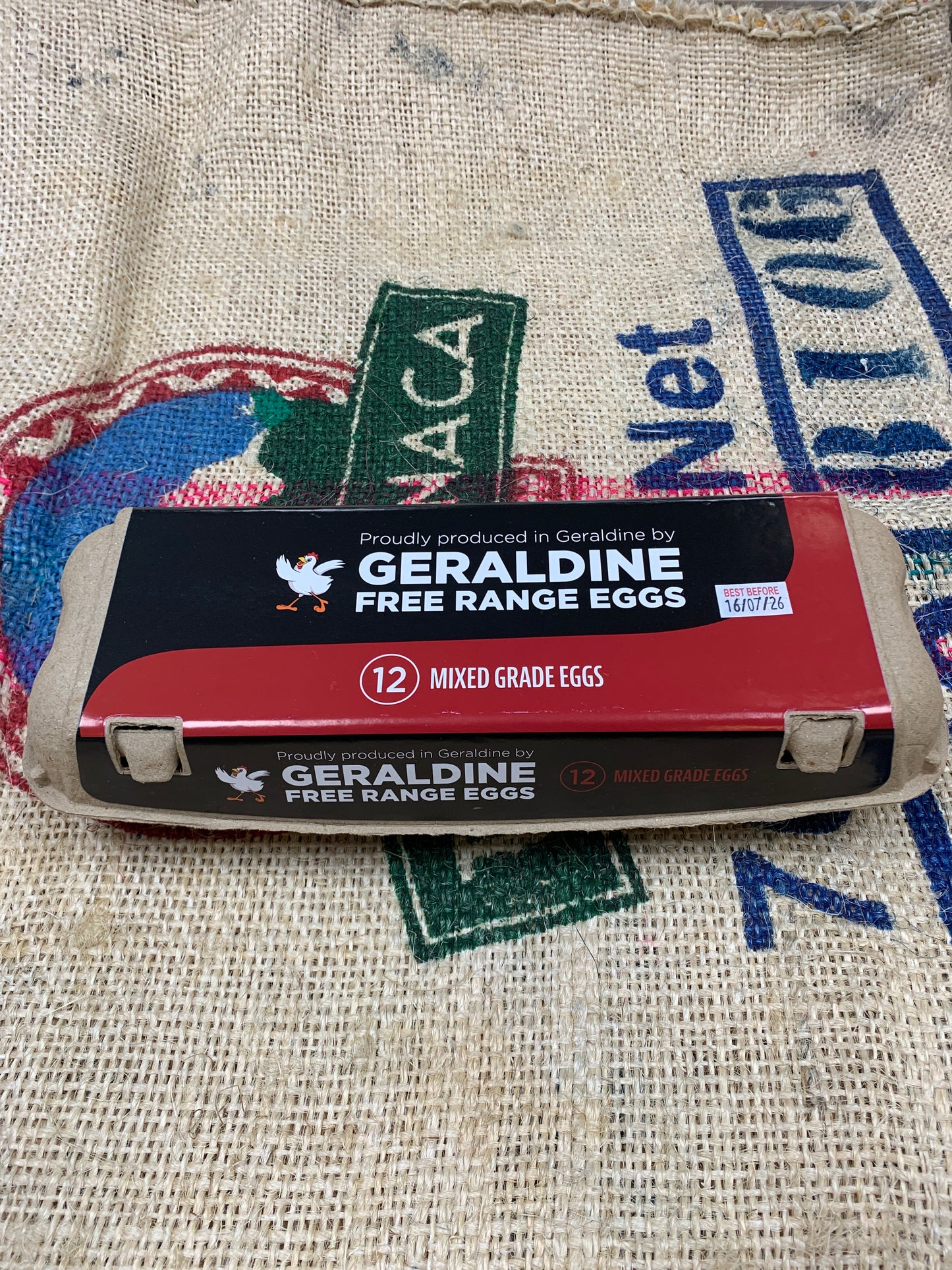 Geraldine free range eggs 12pk mixed grade
