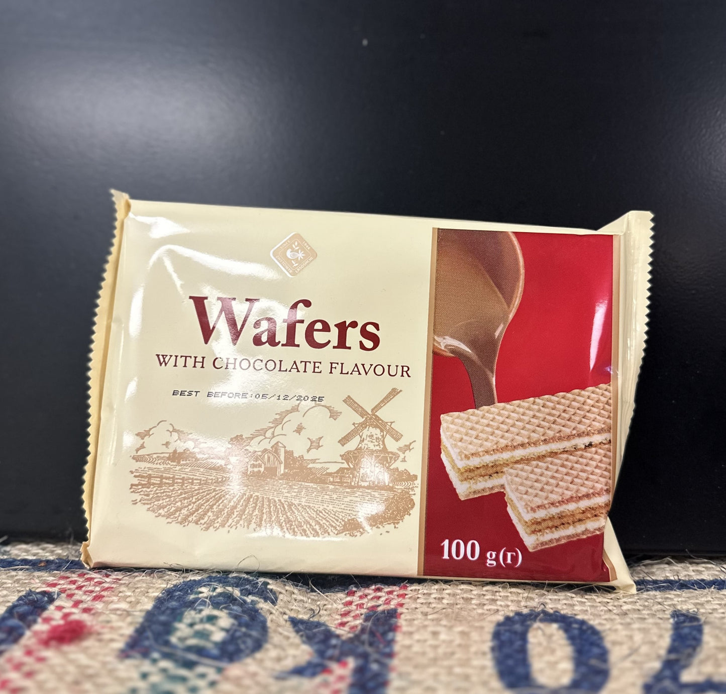 WAFERS WITH CHOCOLATE FLAVOUR